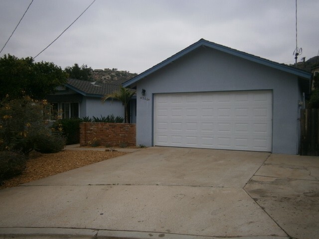 Primary Photo - Single Story Home 4 bedroom + Enclosed pat...