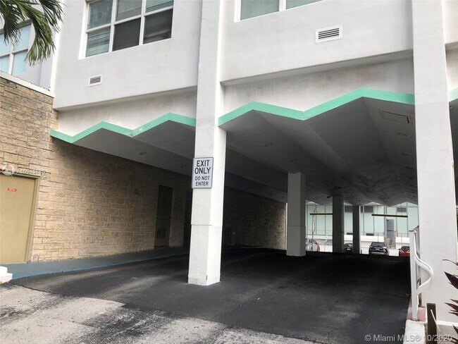 Building Photo - 1250 West Ave