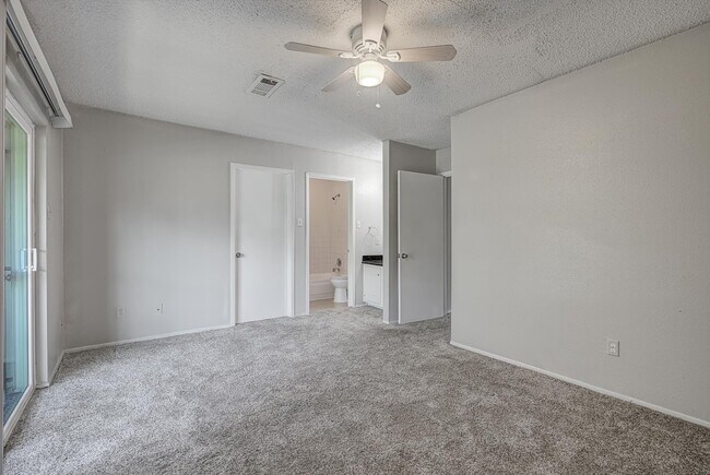 Building Photo - 5825 W Tidwell Rd