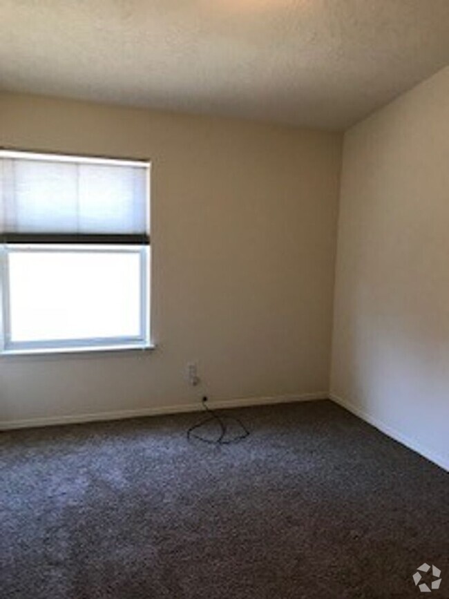 Building Photo - Lovely 3 bedroom near Kirtland AFB ready now!