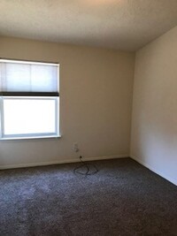 Building Photo - Lovely 3 bedroom near Kirtland AFB ready now!