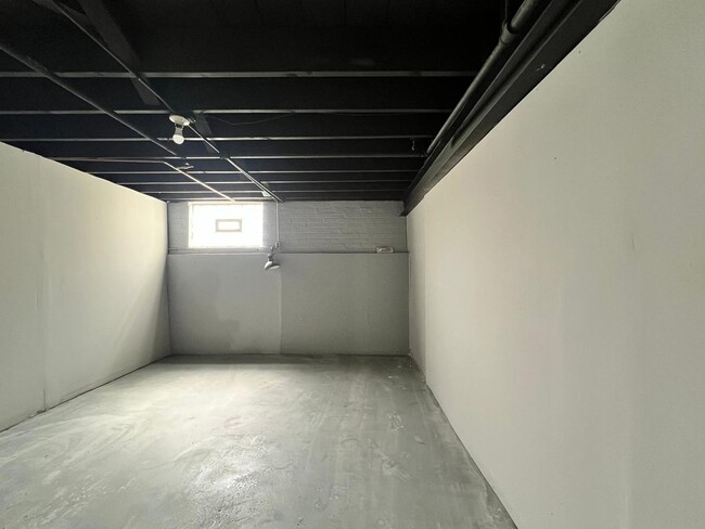 Building Photo - 13848 S Atlantic Ave