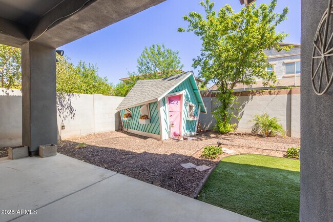 Building Photo - 4286 E Mesquite St