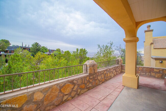 Building Photo - 4744 Excalibur Dr
