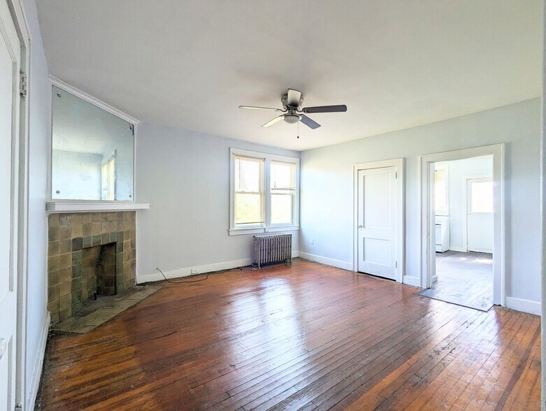 Building Photo - 2120 Bedford Ave
