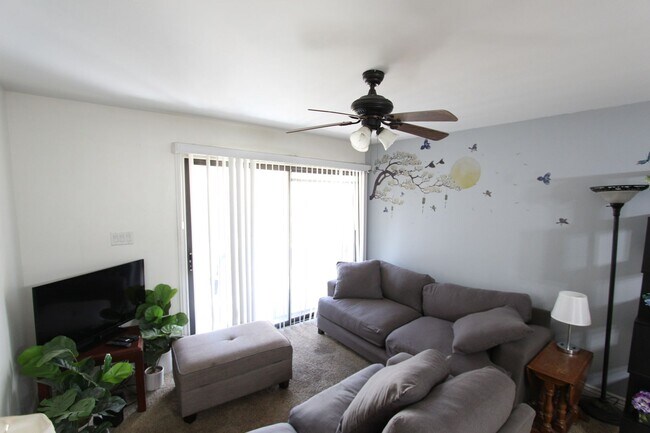 Building Photo - Furnished 2BR, 2BA Condo in University Heights