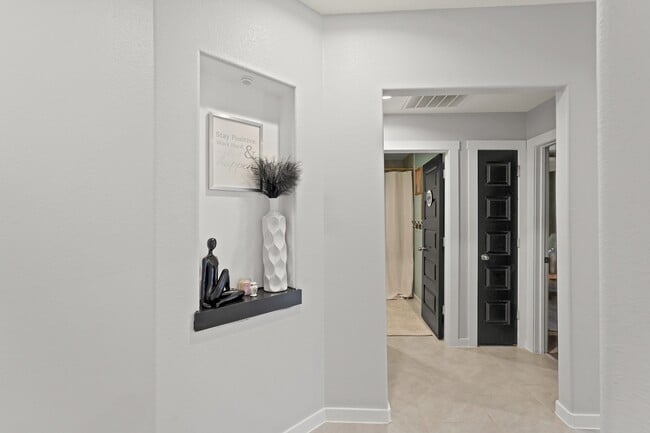 Building Photo - 1511 Maple Rdg Dr