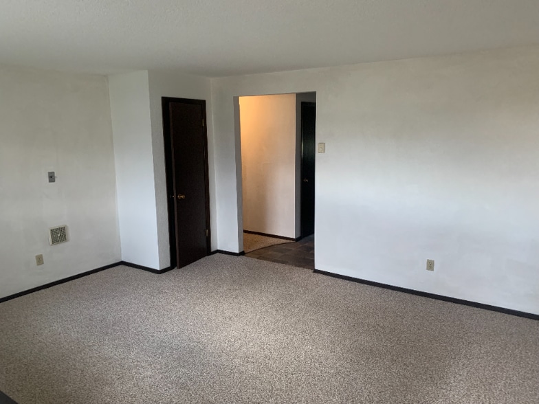 Building Photo - 2215 9th Ave