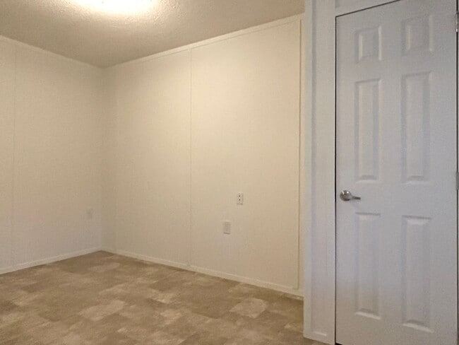 Building Photo - Manufactured House in the Country - Shed Included