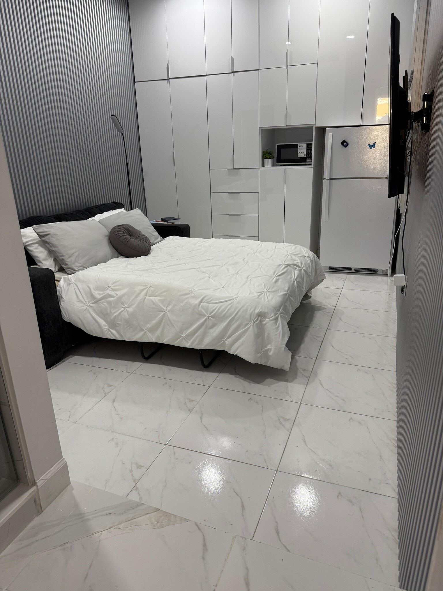 STUDIO SUITE - 10775 NW 81st Ln