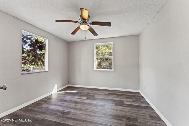 Building Photo - 4044 Hunter Cir