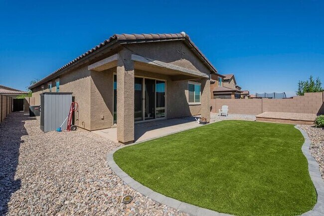Building Photo - Bright & Stylish 3BR Home in La Estancia |...
