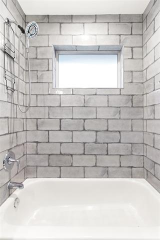 Building Photo - 10005 Newcombe Dr