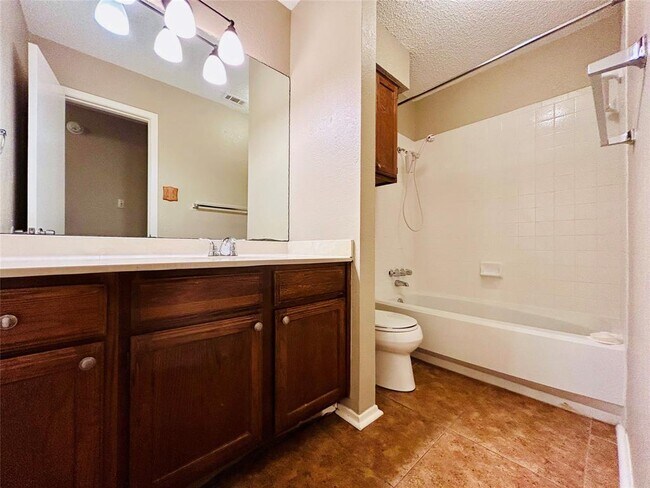 Building Photo - 7612 Islander Dr