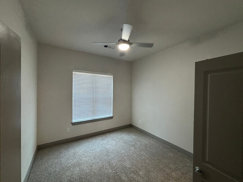 Building Photo - 1050 Wittenburg
