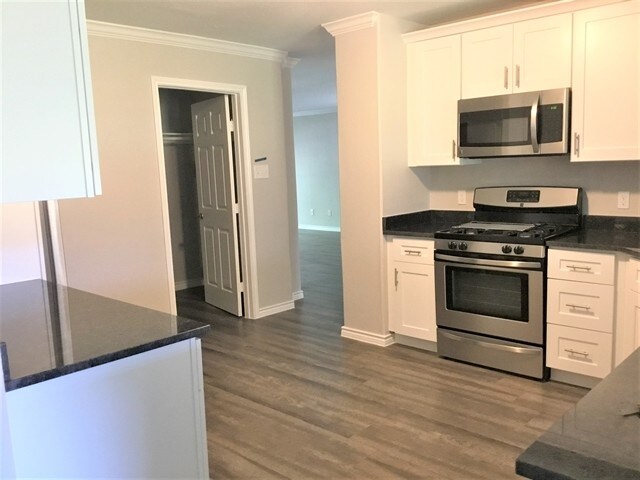 Building Photo - 420 Magnolia Estates Dr