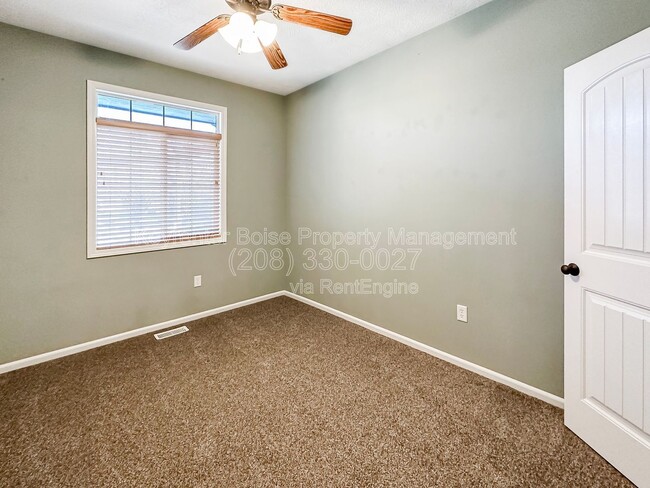 Building Photo - 9259 W Olivia St