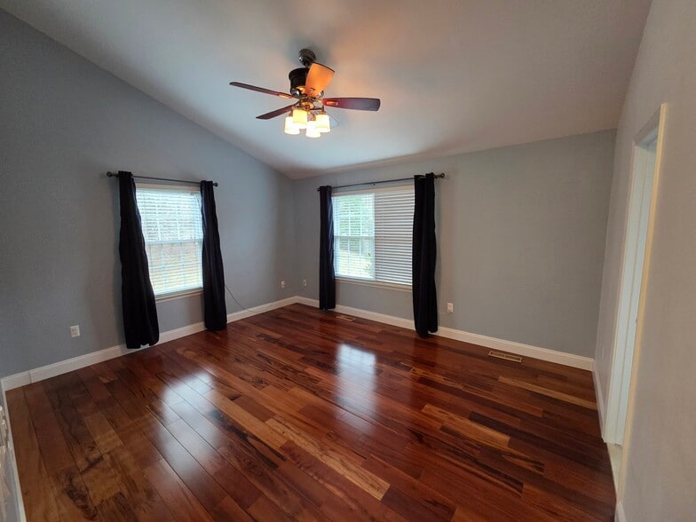 Primary - 115 Waltham Ct