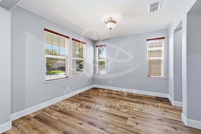 Building Photo - 2127 Ranch View Dr