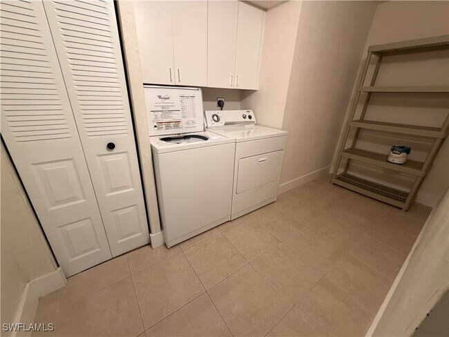 Building Photo - 4210 Looking Glass Ln