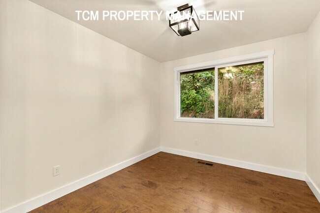 Building Photo - 11707 NE 98th St