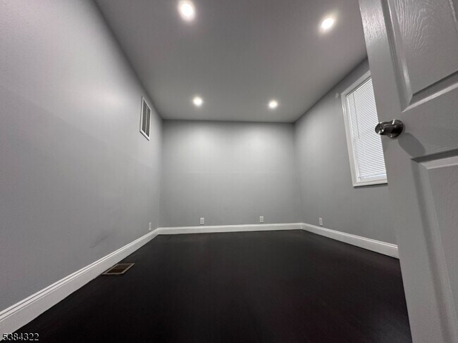 Building Photo - 109 Arlington Blvd