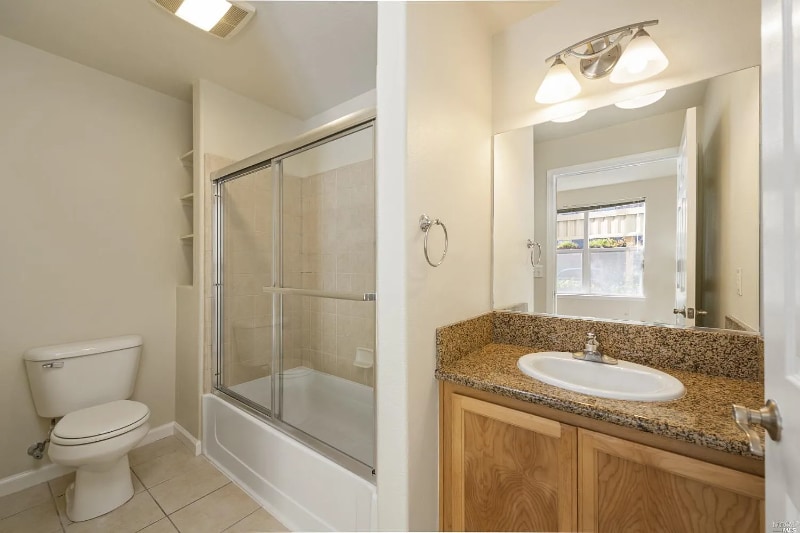 Building Photo - 950 Campoy St