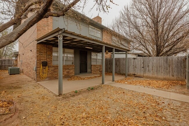 Building Photo - 3310 Tanglewood Ln