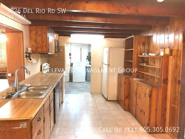 Building Photo - 3 Bedroom in Del Rio Acres/South Valley. L...