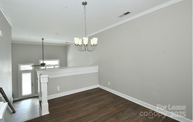 Building Photo - 4939 S Hill View Dr