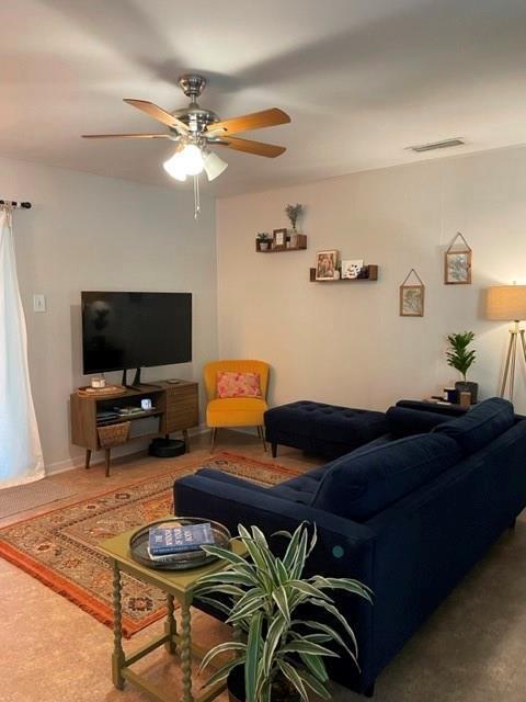Primary Photo - 2301 W 12th St