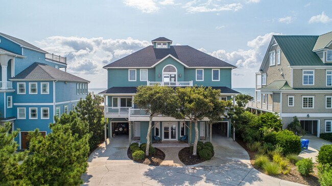 Building Photo - RENT MONTHLY THIS AMAZING HOME THIS OFF-SEASON