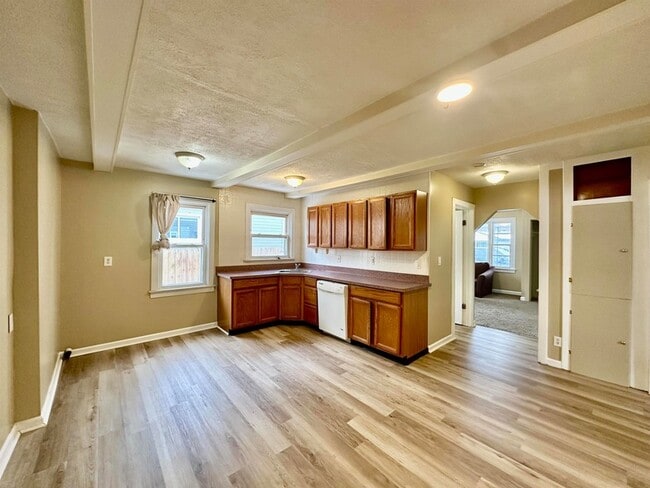 Building Photo - 30240 Groveland St