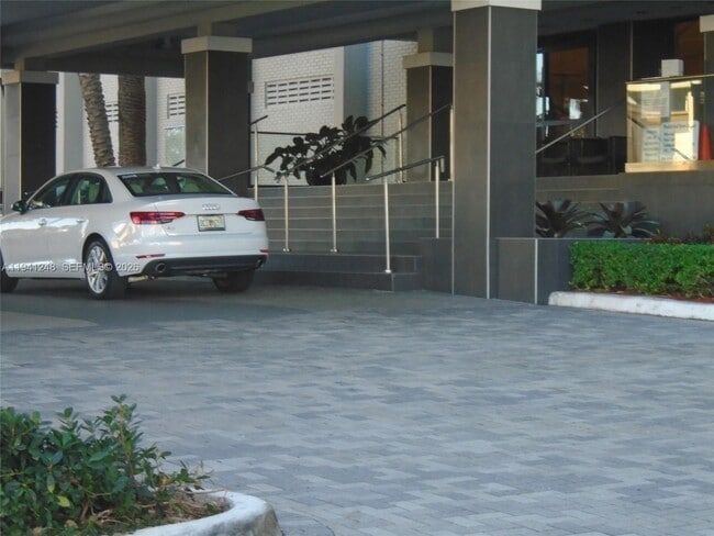 Building Photo - 6770 Indian Creek Dr