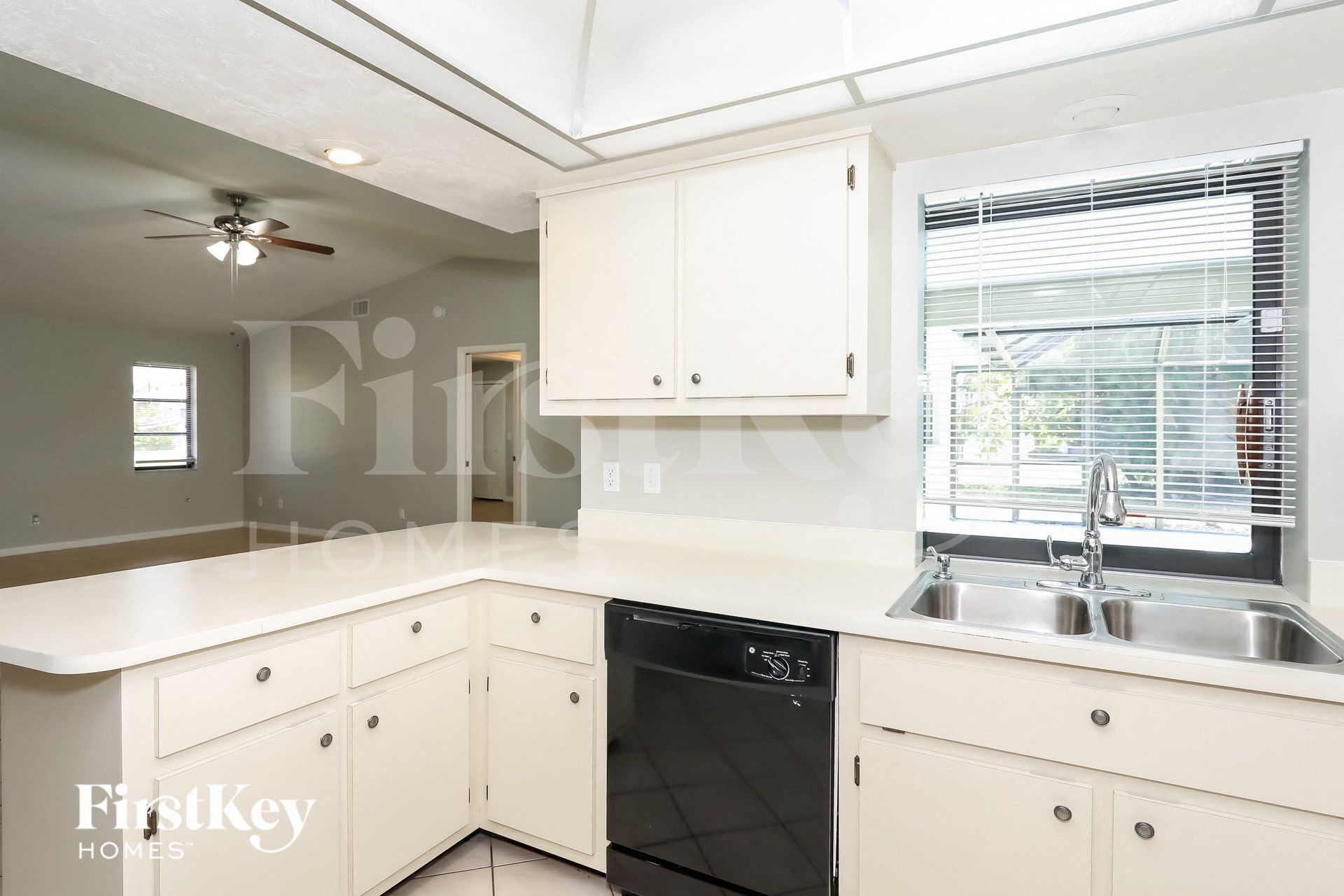 Building Photo - 3511 SE 1st Pl