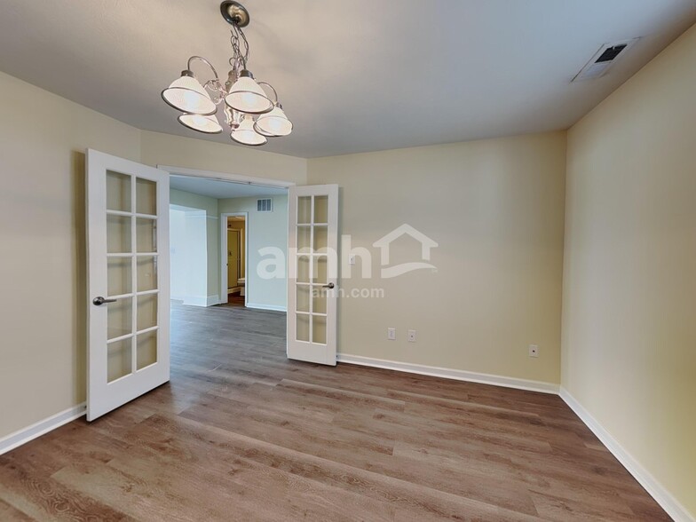 Building Photo - 7674 Pipestone Dr