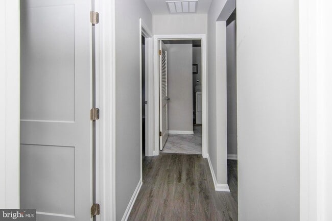 Building Photo - 106 Haines Ave