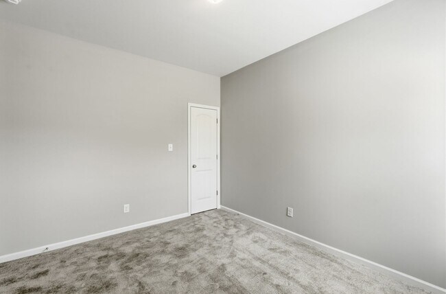 Building Photo - 401 Olde Ivey Square