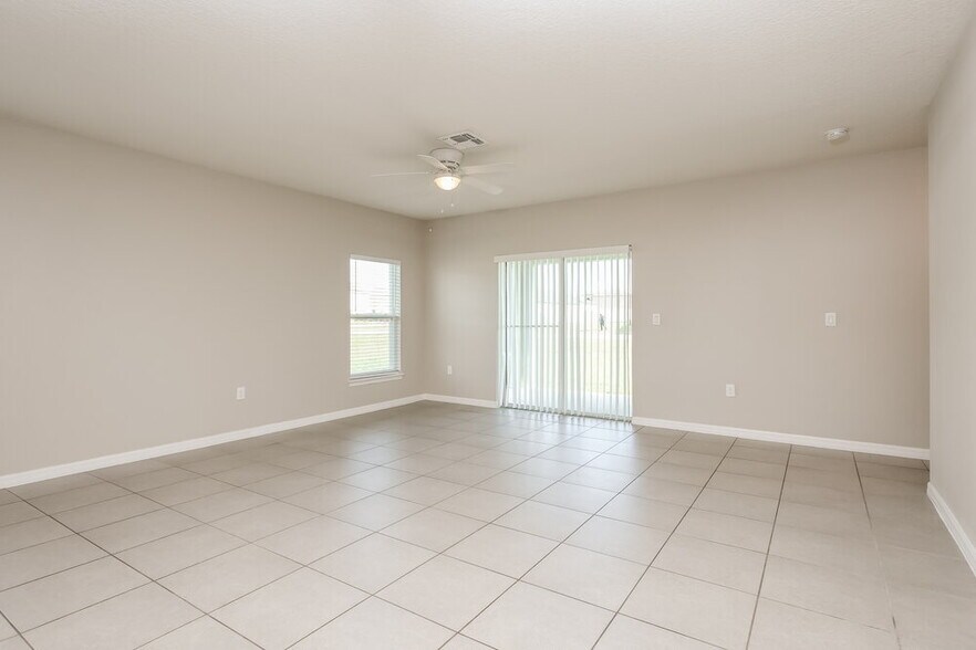 Building Photo - 1049 N Platte Way