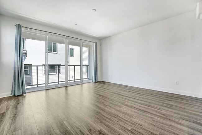 Building Photo - Sophisticated Modern Townhouse in the Hear...
