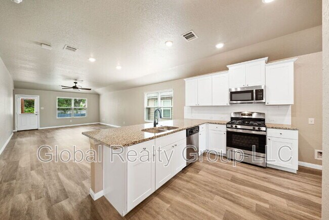 Building Photo - 14947 Cheshire Way