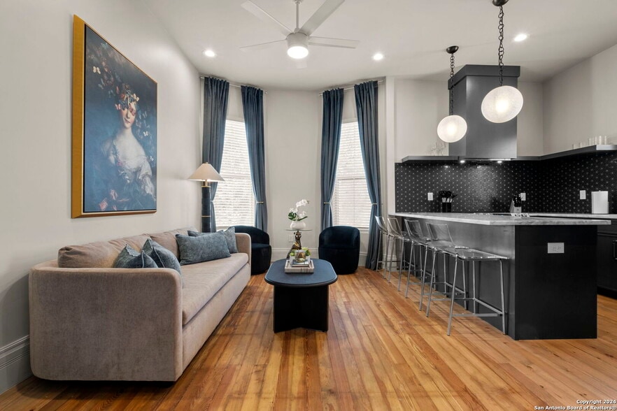 Building Photo - 201 E Carson St