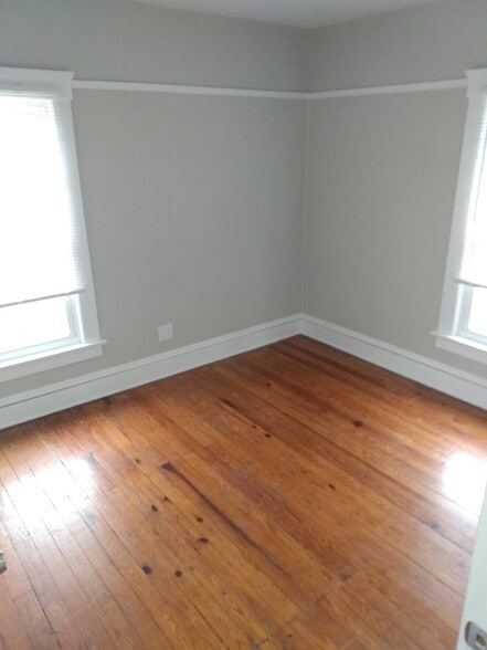 Building Photo - 329 5th St