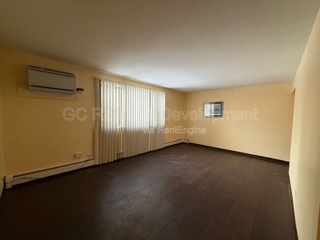 Building Photo - 386 Alles St