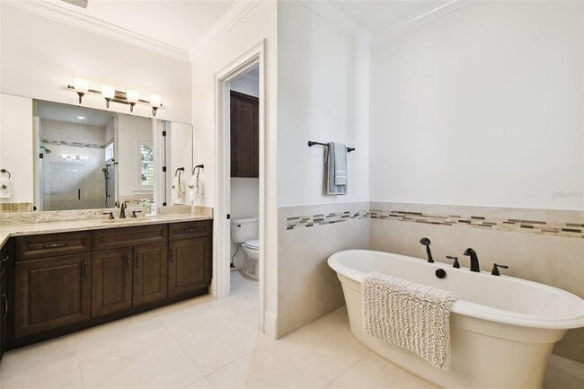 Building Photo - 134 Chesapeake Ave