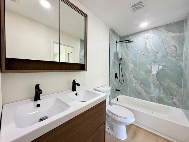 Building Photo - 5100 Picadilly Circus Ct