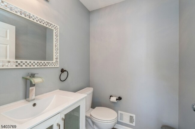 Building Photo - 2201 Timber Ridge Ct