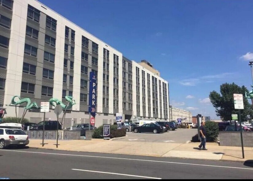 Building Photo - 111 N 9th St