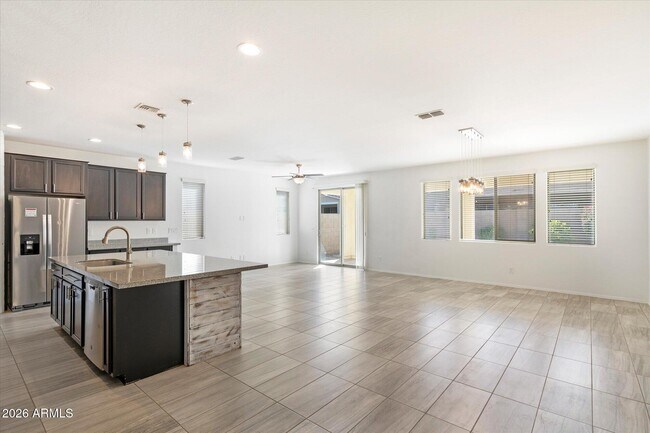 Building Photo - 22457 E Duncan St