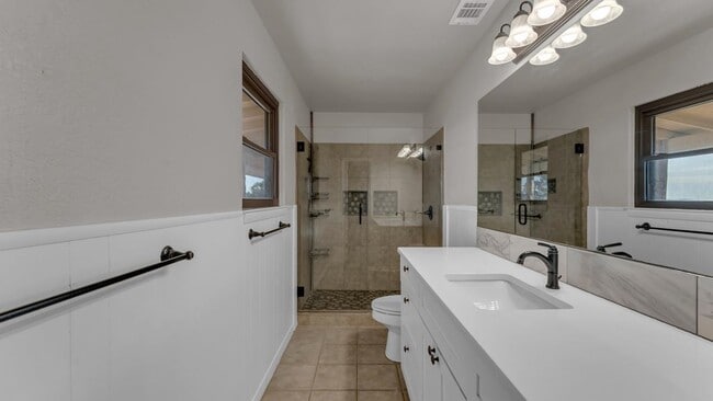 Building Photo - 352 Lookout Mountain